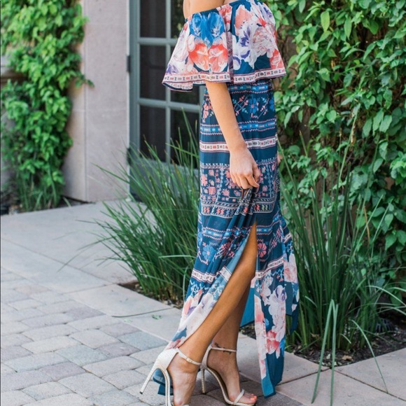 VICI Off the Shoulder Maxi Dress - Picture 5 of 5